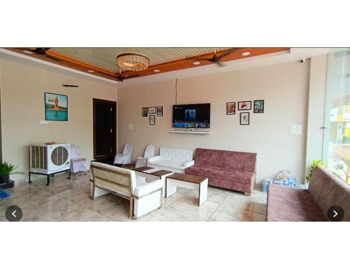 Hotel Shri Nivasa Inn, Kothi Godarpura Ngoại thất bức ảnh