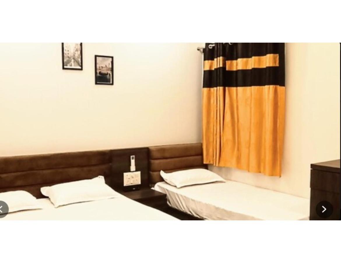 Hotel Shri Nivasa Inn, Kothi Godarpura Ngoại thất bức ảnh